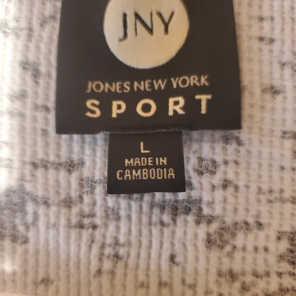 Jones New York Sport Gauze like top. A tank will be needed underneath. Size L - Picture 5 of 6